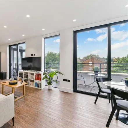 Rent this 2 bed apartment on Manorfield Close in London, N19 5EN