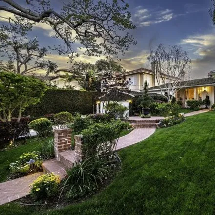 Image 3 - 10092 Valley Spring Lane, Los Angeles, CA 91602, USA - House for sale