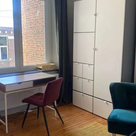 Rent this 2 bed apartment on École en Couleurs in Rue Rodenbach - Rodenbachstraat 37, 1190 Forest - Vorst
