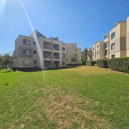 Image 5 - Fourways High School, Fisant Avenue, Johannesburg Ward 115, Randburg, 2068, South Africa - Apartment for rent