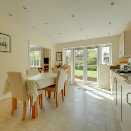 Image 7 - 12 Sycamore Drive, Burgess Hill, RH15 0GH, United Kingdom - House for sale