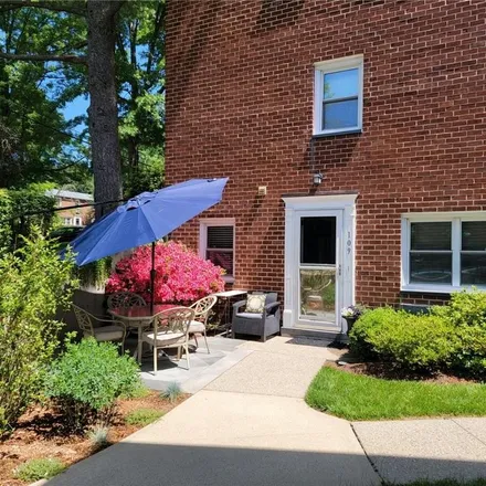 Buy this 2 bed condo on 105 Charter Circle in Sparta, Village of Ossining