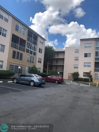 Rent this 2 bed condo on Somerset Drive in East Gate Park, Lauderdale Lakes