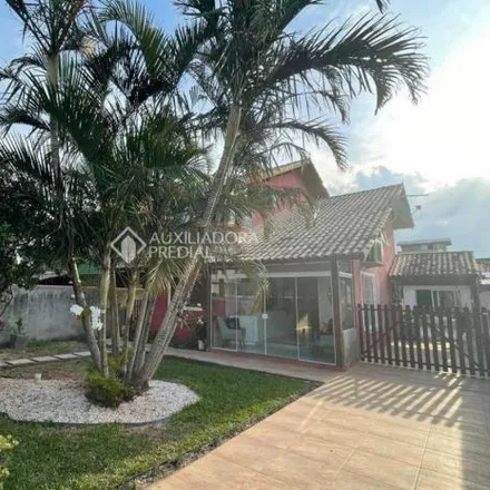 Buy this 7 bed house on Servidão Olindina Maria Lopes in Campeche, Florianópolis - SC
