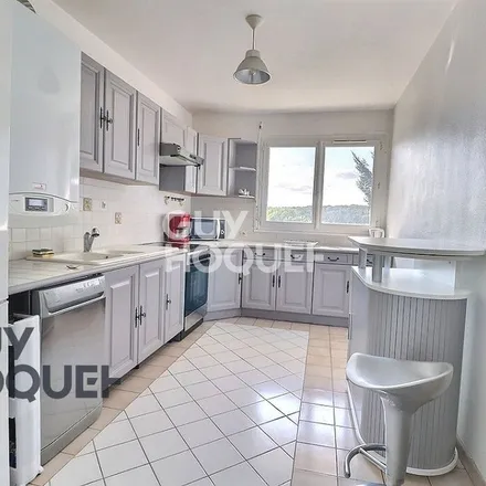 Rent this 2 bed apartment on 3b Rue Guillaume de la Tremblaye in 27300 Bernay, France