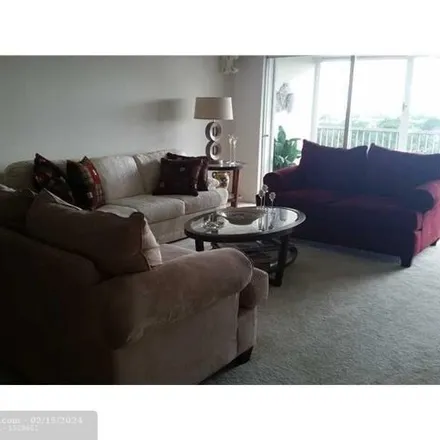 Buy this 3 bed condo on Palms Course in Estates Drive, Pompano Beach