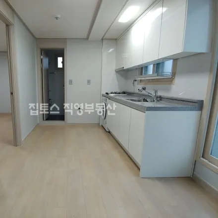 Rent this 2 bed apartment on 서울특별시 관악구 봉천동 178-244