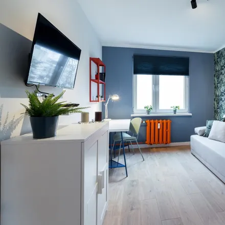 Rent this 6 bed room on Kobierzyńska 107 in 30-350 Krakow, Poland