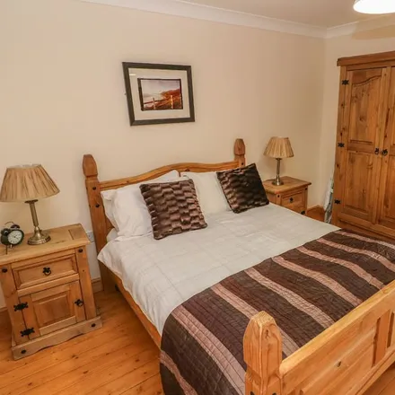 Rent this 2 bed duplex on Llanrhidian Higher in SA4 3UQ, United Kingdom