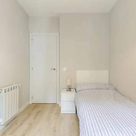 Rent this 3 bed apartment on Calle de la Batalla del Salado in 49, 28045 Madrid
