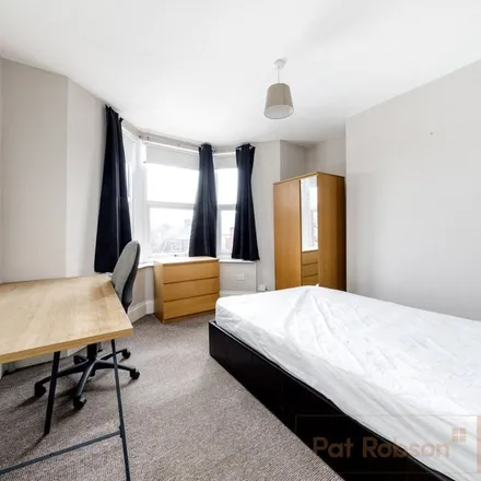Image 5 - Starbeck Avenue, Newcastle upon Tyne, NE2 1RH, United Kingdom - Apartment for rent