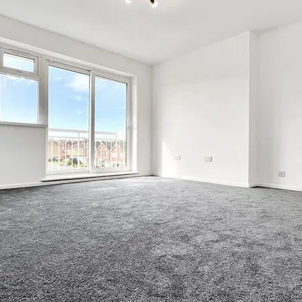 Image 5 - 7 Edwards Gardens, Swanley, BR8 8HP, United Kingdom - Apartment for rent