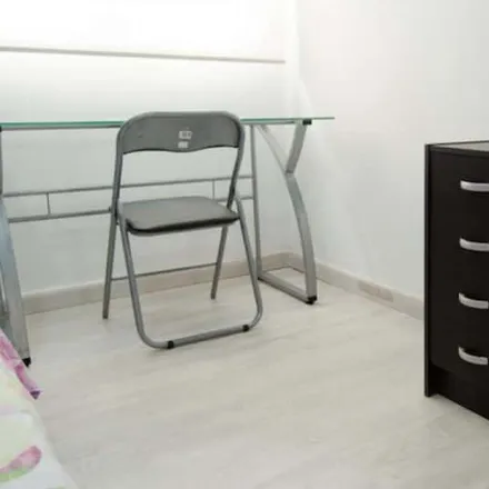 Rent this 3 bed room on Carrer del Músic Hipòlit Martínez in 1, 46020 Valencia