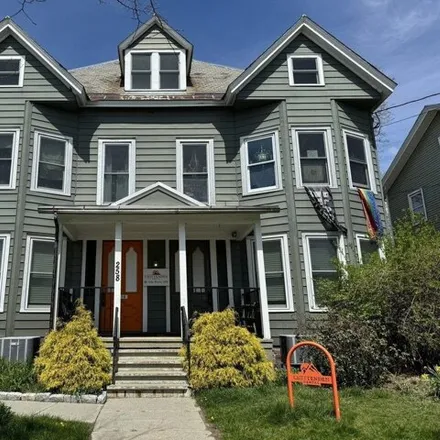 Buy this studio house on 256-258 Pearl St in Burlington, Vermont