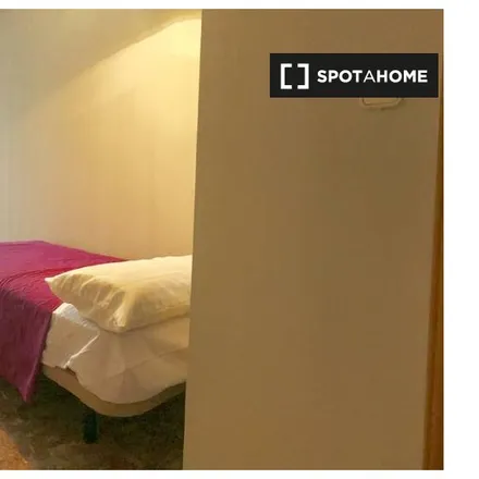 Rent this 8 bed room on Iglesia de San Juan y Todos los Santos in Plaza de la Trinidad, 14003 Córdoba