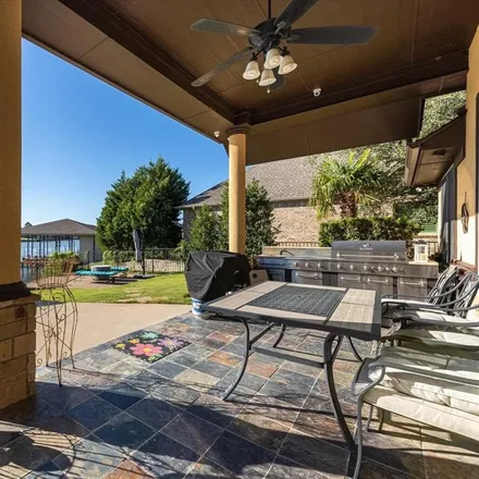 Image 2 - 1020 Sunset Bay Court, Granbury, TX 76048, USA - House for sale