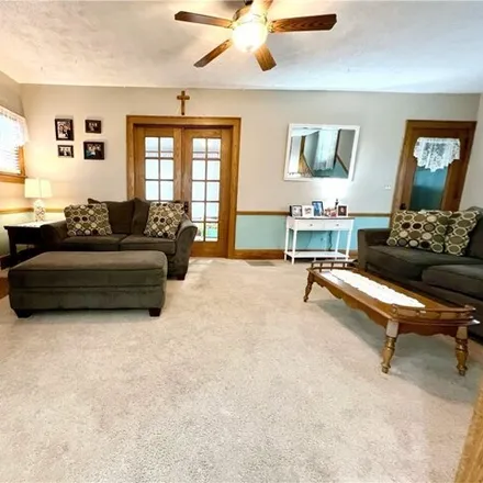 Image 2 - Watts Court, Mayflower Village, Massillon, OH 44647, USA - House for sale