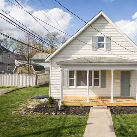 Buy this 3 bed house on 36 West Clay Street in Hagerstown, Wayne County