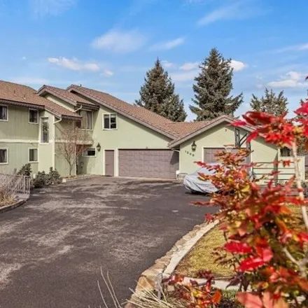 Buy this 5 bed house on 1298 Arrowhead Road in Klamath Falls, OR 97601