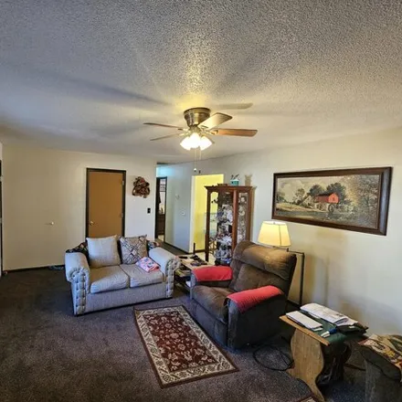 Image 2 - 1563 South Vernon Street, El Dorado Springs, MO 64744, USA - House for sale