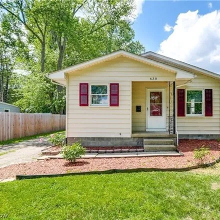 Buy this 4 bed house on 658 Stetler Avenue in North Springfield, Akron