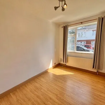 Image 1 - Bairstow Eves, 373 Southchurch Road, Southend-on-Sea, SS1 2PQ, United Kingdom - Apartment for rent