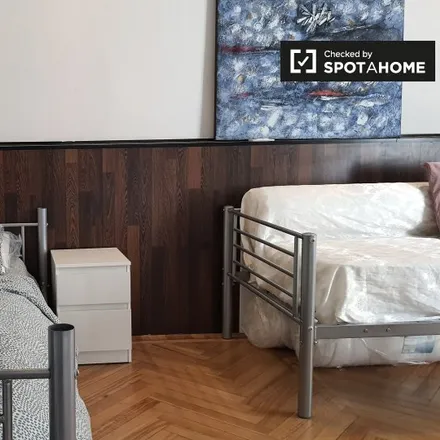 Rent this 6 bed room on vergani in Via Saverio Mercadante, 17