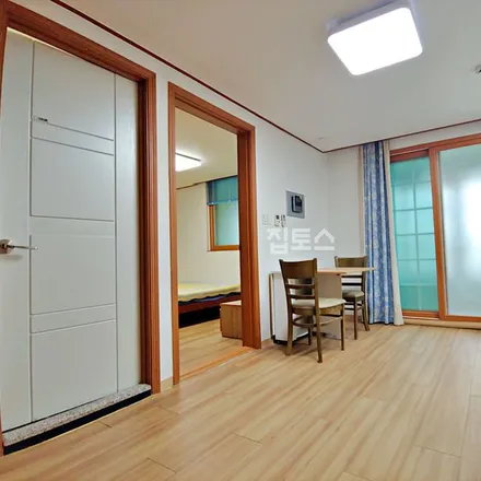 Rent this studio apartment on 서울특별시 강남구 대치동 901-11