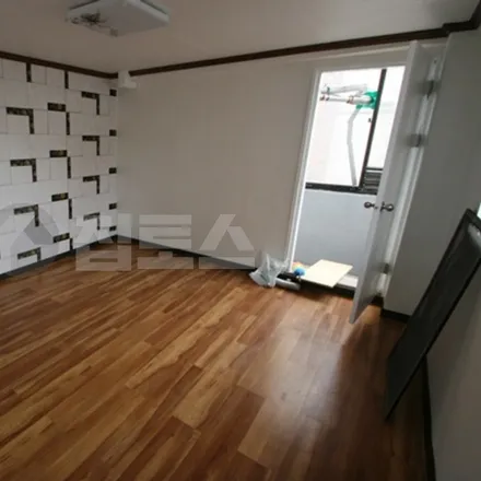 Image 2 - 서울특별시 서초구 반포동 717-11 - Apartment for rent