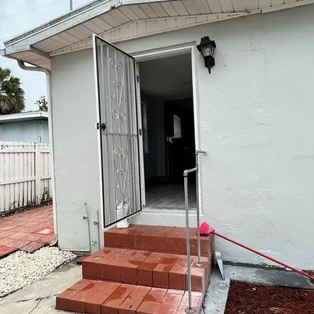 Rent this 3 bed apartment on 3889 West Gray Street in Ad Mer, Tampa
