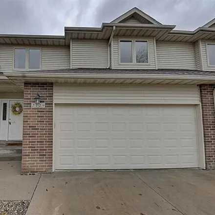 Buy this 4 bed condo on North Ridge Trail in Coralville, IA 52241