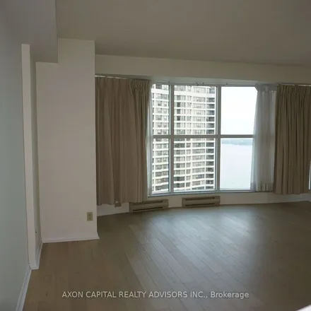 Image 5 - 65 Harbour Square, Old Toronto, ON M5J 2R0, Canada - Apartment for rent