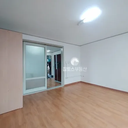 Rent this studio apartment on 서울특별시 강남구 대치동 923