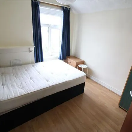Rent this 5 bed apartment on 93 Mackintosh Place in Cardiff, CF24 4RQ