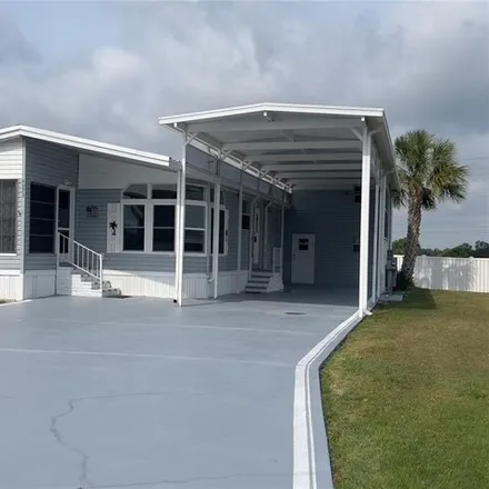 Buy this studio apartment on 4973 Shore Line Drive in Polk County, FL 33868