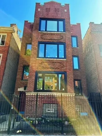 Rent this 3 bed condo on 2049 W Birchwood Ave Apt 2 in Chicago, Illinois