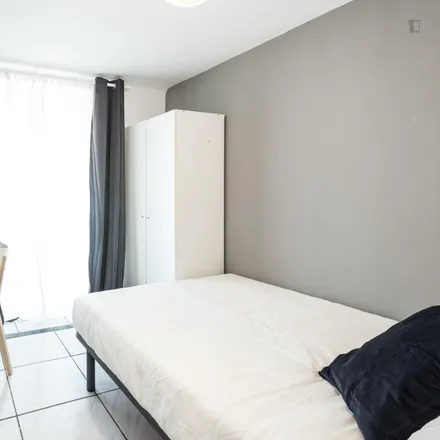 Rent this 11 bed room on Madrid in Calle de la Colegiata, 13