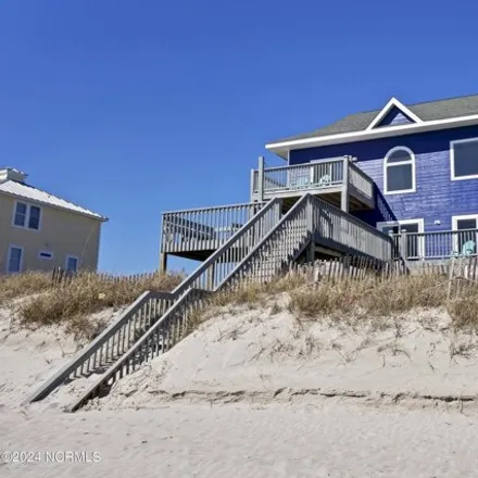 Image 4 - 364 Seashore Drive, West Onslow Beach, North Topsail Beach, NC 28460, USA - House for sale