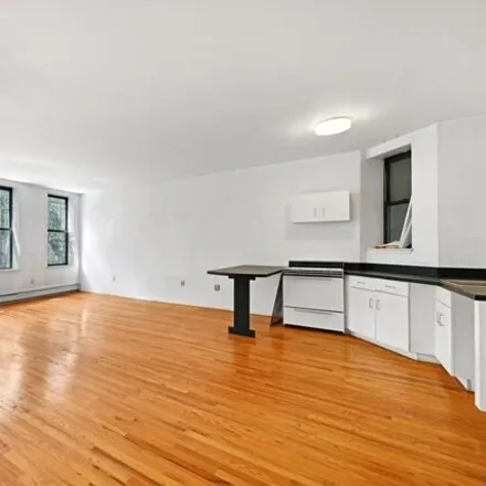 Image 6 - 517 East 11th Street, New York, NY 10009, USA - Condo for sale