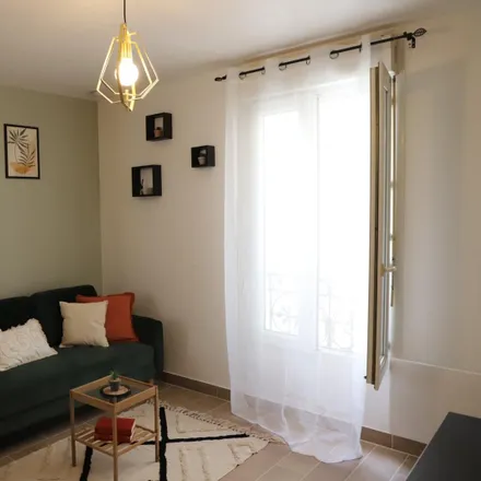 Rent this 2 bed apartment on 8 Avenue Thiers in 93340 Le Raincy, France