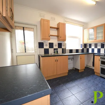 Rent this 2 bed townhouse on 51 St Thomas' Road in Coventry, CV6 7AR