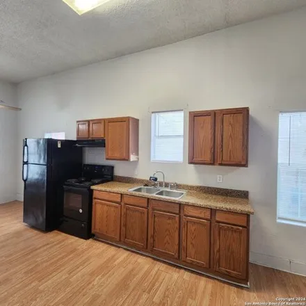 Image 3 - 348 Aransas Avenue, San Antonio, TX 78210, USA - Apartment for rent