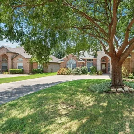 Buy this 4 bed house on 5 Colt Ct in Mansfield, Texas