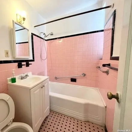 Image 9 - 112-24 Northern Boulevard, New York, NY 11368, USA - Apartment for sale