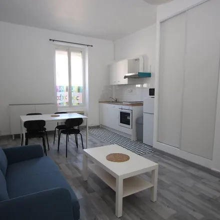 Rent this 2 bed apartment on 7 Place de la République in 45400 Fleury-les-Aubrais, France