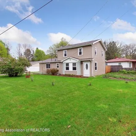 Image 4 - 1819 Grove Avenue, Middletown, Caledonia Charter Township, MI 48867, USA - House for sale