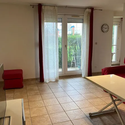 Rent this 2 bed apartment on La Toulousaine de Restauration in Rue Paul Mesplé, 31100 Toulouse
