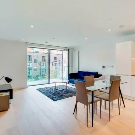Rent this 1 bed room on Fairwater House in 1 Bonnet Street, London