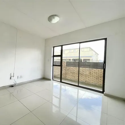 Image 1 - 186 Retreat Rd, Retreat, Cape Town, 7965, South Africa - Apartment for rent