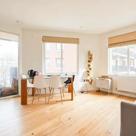 Image 2 - Caisson Moor Court, 8 Navigation Road, London, E3 3TH, United Kingdom - Apartment for sale